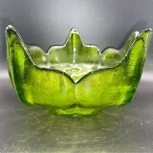 Vintage MCM Viking Art Glass Stockholm Spiked Lotus Flower Bowl Green 6 1/4"